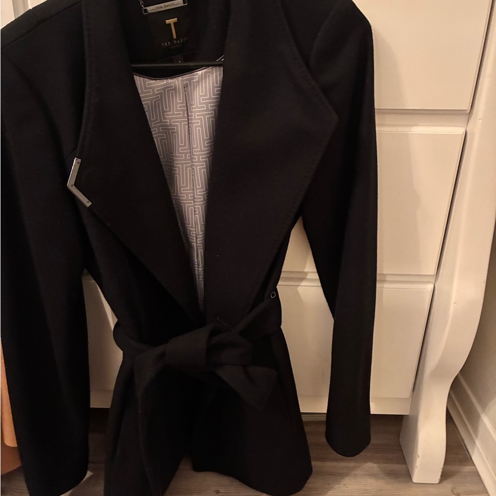 Ted baker
Stylish pea coat. Used in good condition. Perfect any time of the day.